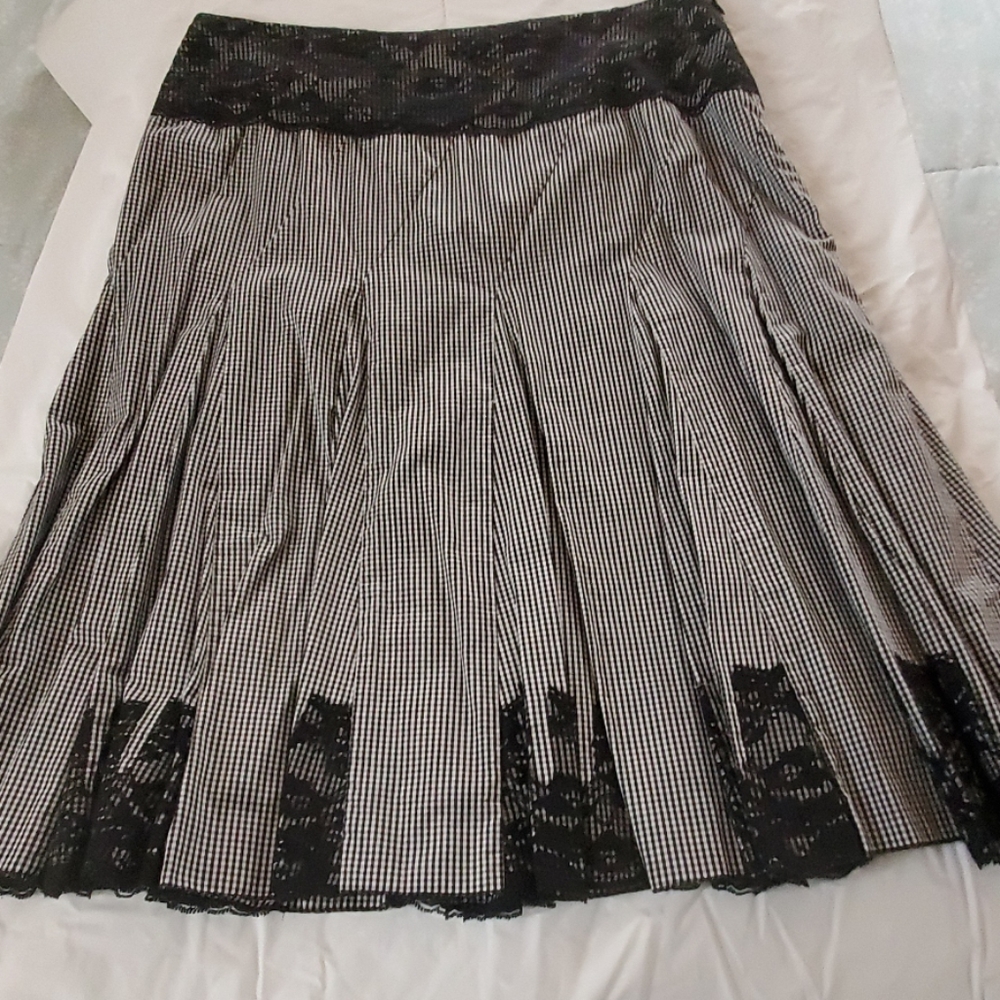 Susing Taylor Black & white plaid skirt size 14
